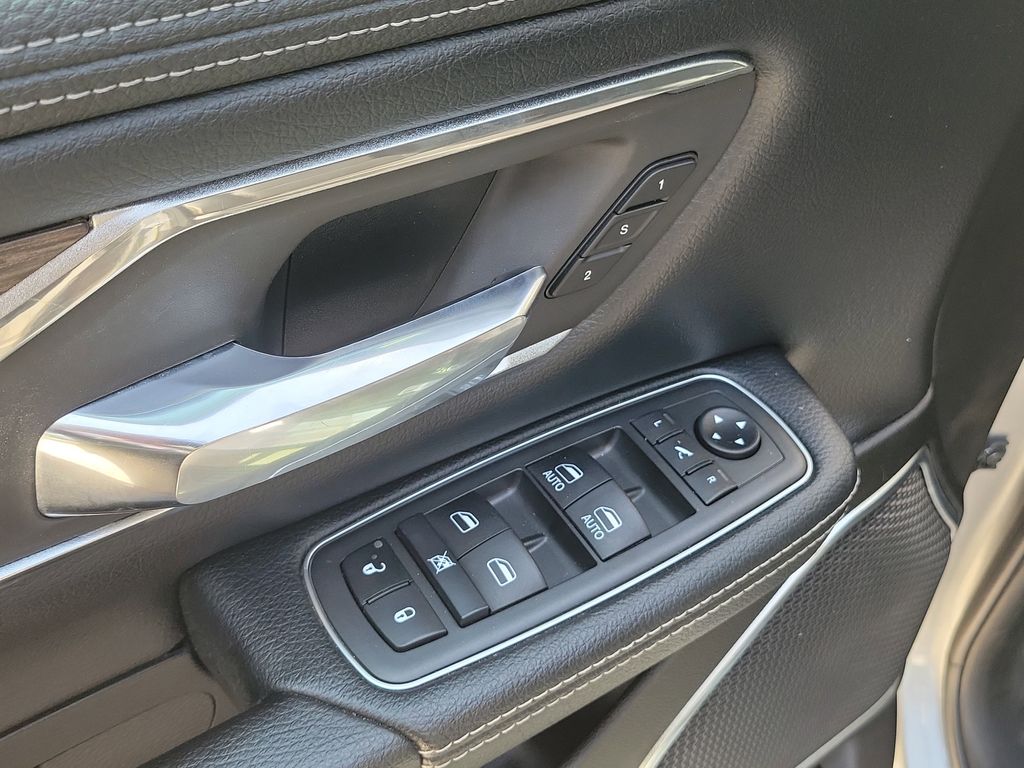 2019 RAM Ram 1500 Pickup Laramie - Photo 22
