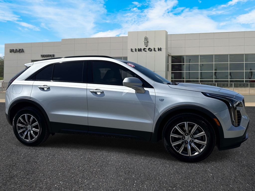 Radiant Silver Metallic 2020 Cadillac XT4 Sport FWD SUV / Crossover Front-Wheel Drive 9-Speed Automatic