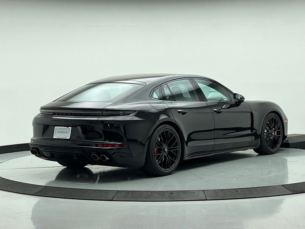 Thumbnail: 2026 Porsche Panamera - 9