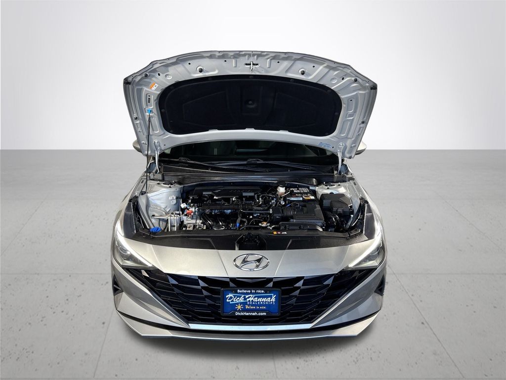 2021 Hyundai Elantra SE
