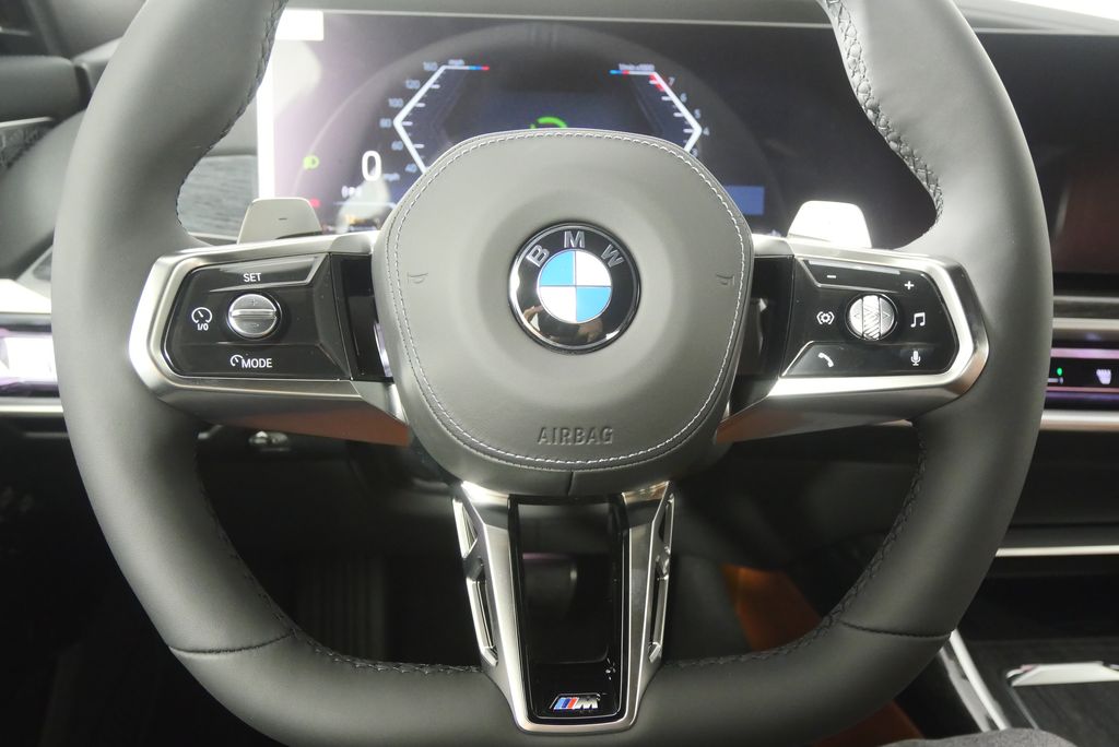 Thumbnail: 2026 BMW 7 Series - 22