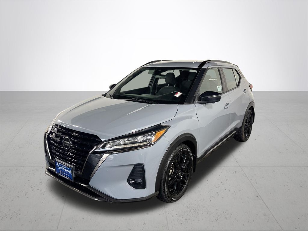 2021 Nissan Kicks SR