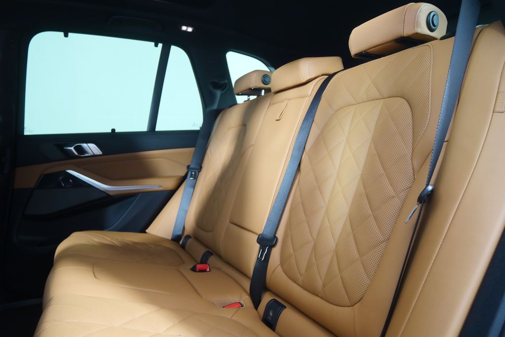 Thumbnail: 2026 BMW X5 - 15