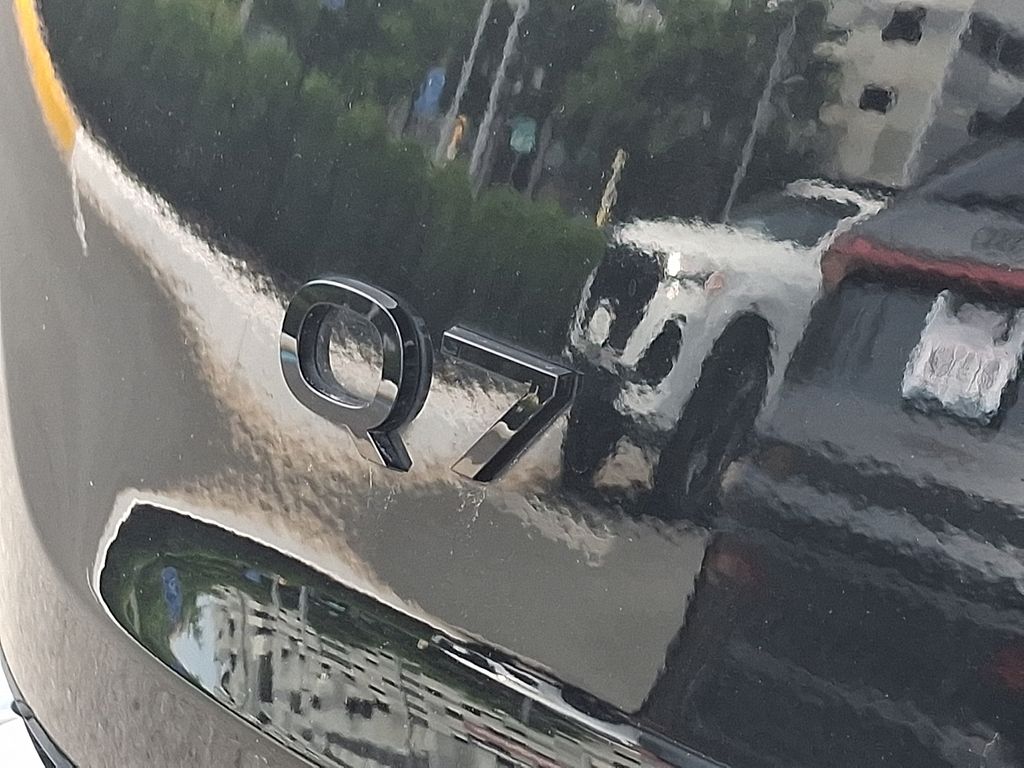 Thumbnail: 2025 Audi Q7 - 30