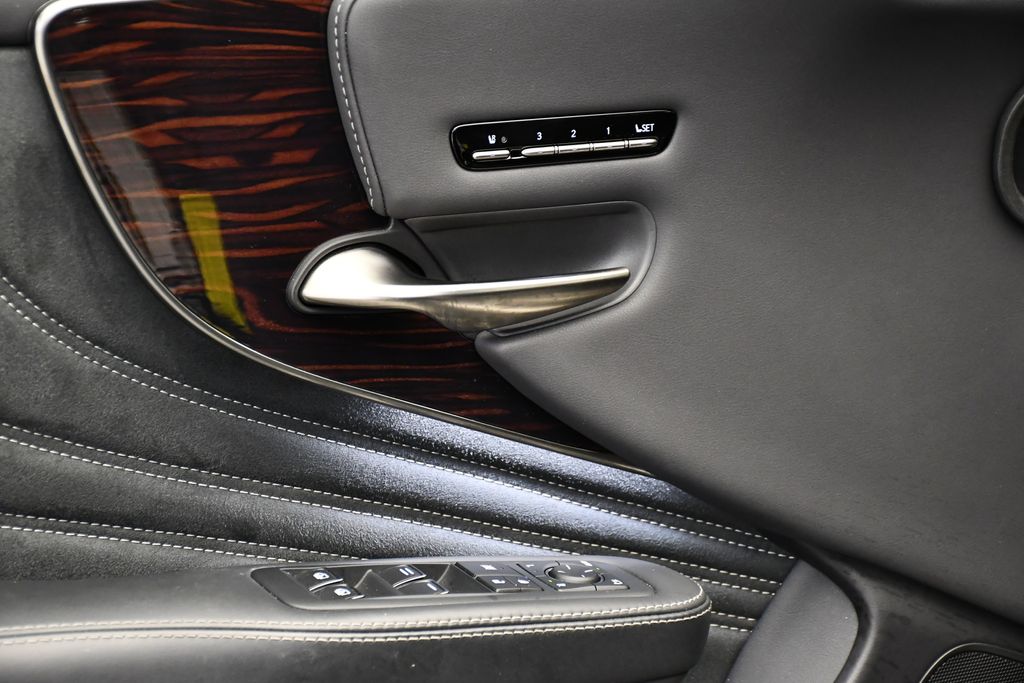 Thumbnail: 2023 Lexus LS - 31