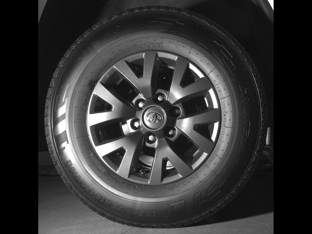 Used 2021 Super White Toyota SR5 image 11