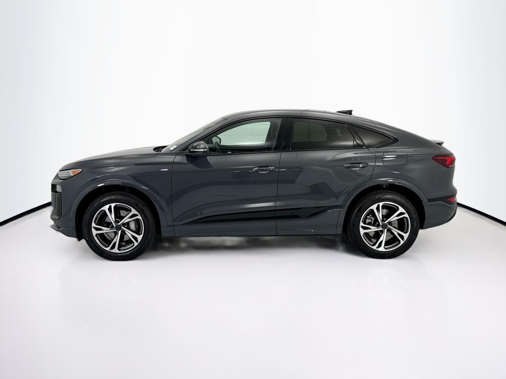 Thumbnail: 2027 Audi Q6 e-tron - 8