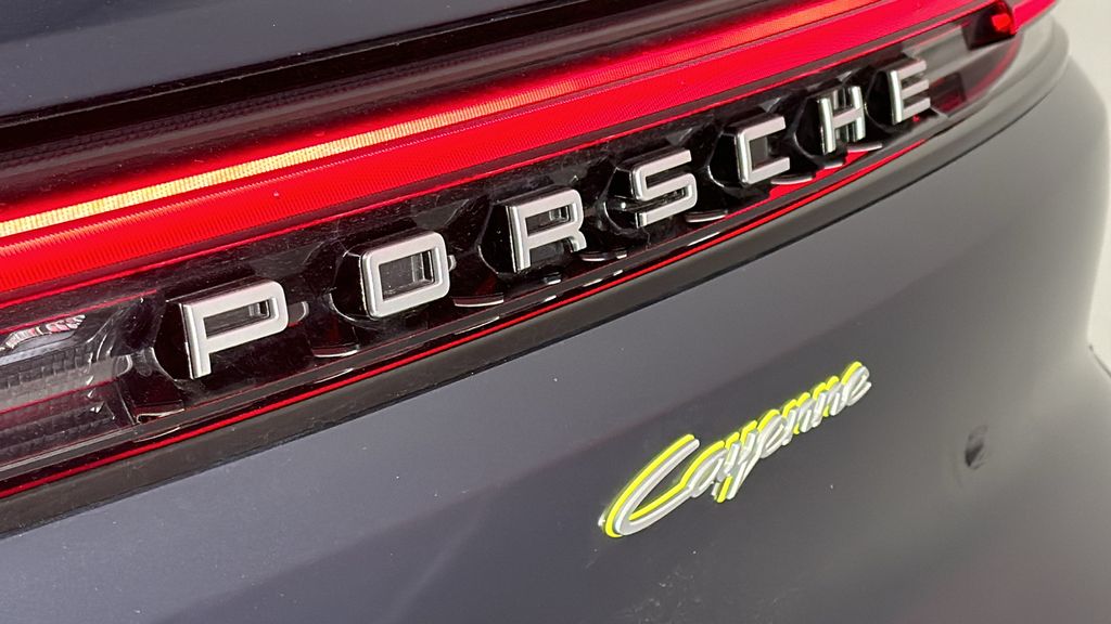 2024 Porsche Cayenne E-Hybrid 12