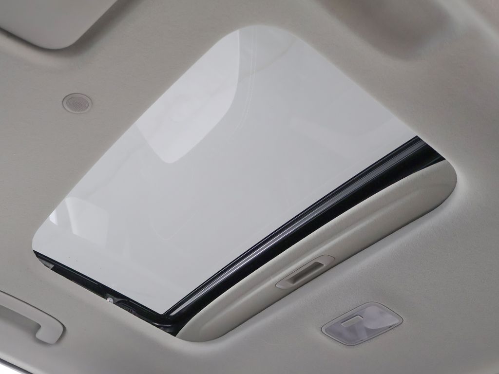 Used 2026 White Hyundai SEL image 16