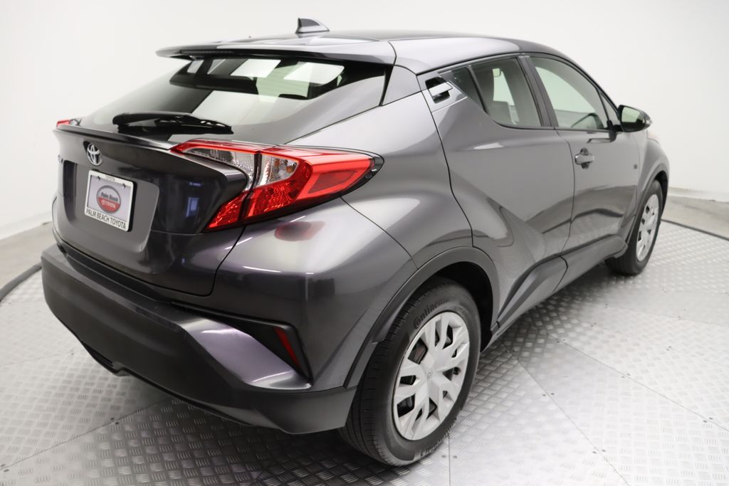 2020 Toyota C-HR LE 8