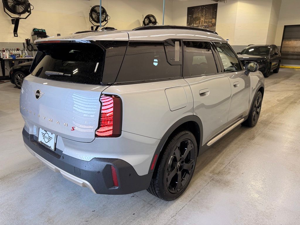 Thumbnail: 2027 MINI Cooper Countryman - 6