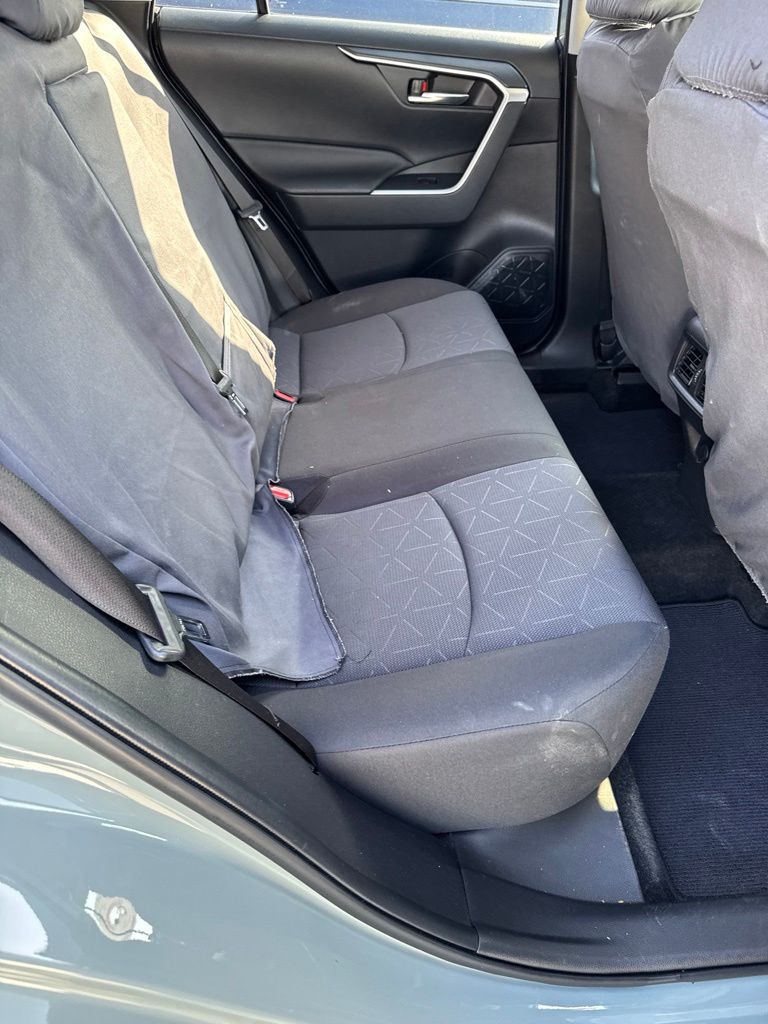 Thumbnail: 2019 Toyota RAV4 - 9