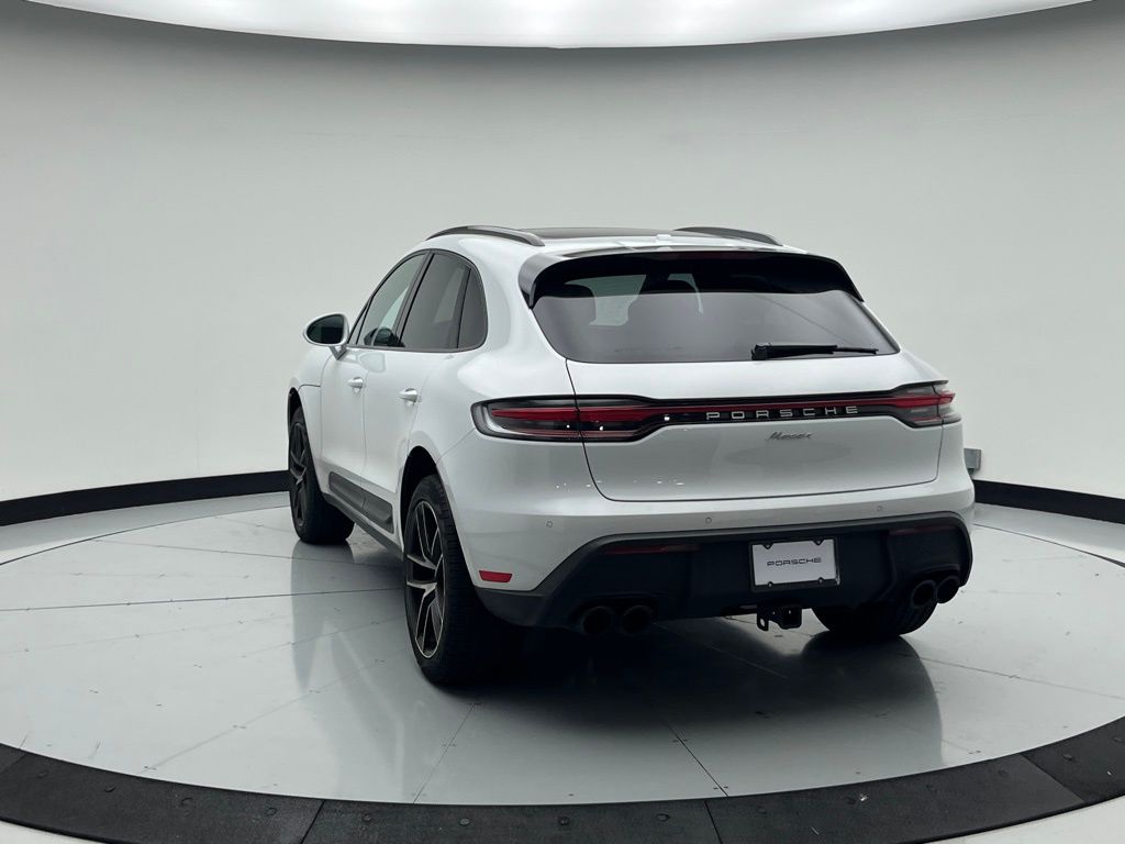 Thumbnail: 2023 Porsche Macan - 3