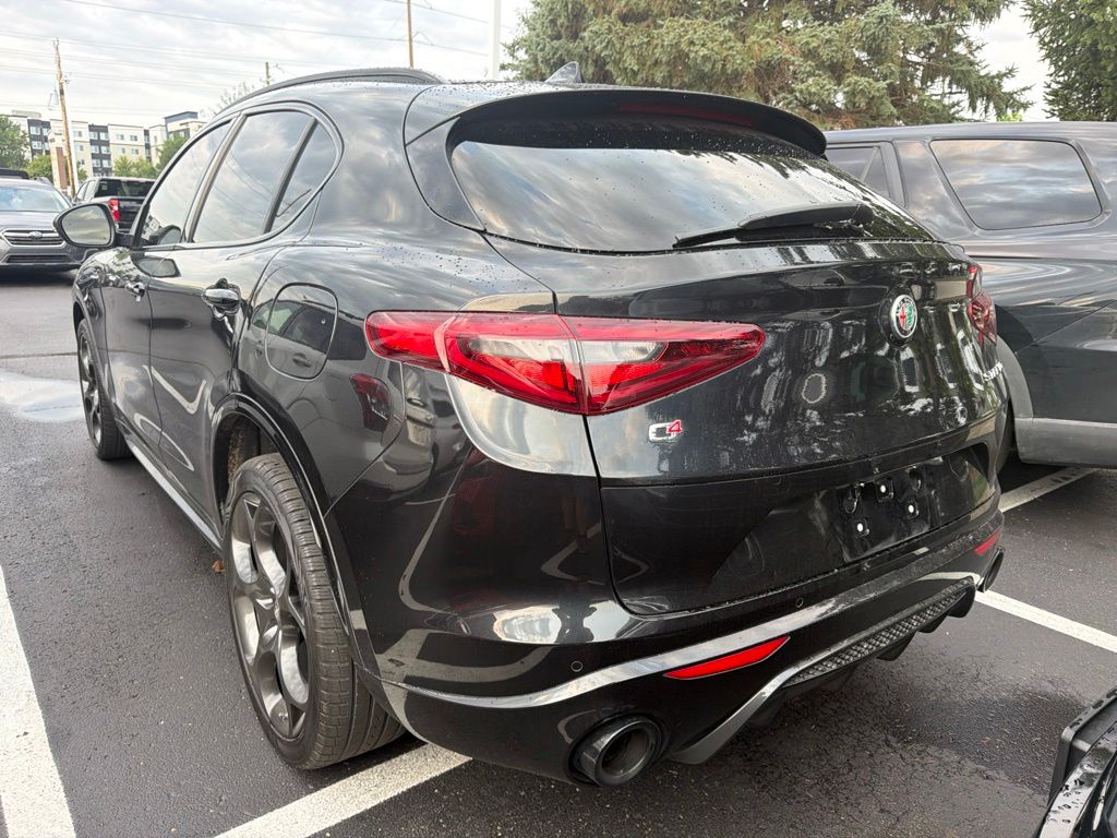Thumbnail: 2022 Alfa Romeo Stelvio - 2