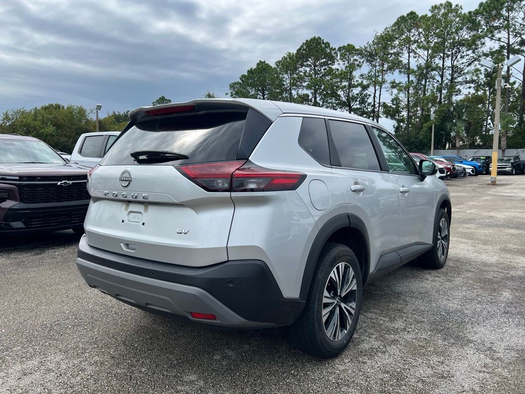 2023 Nissan Rogue SV 4