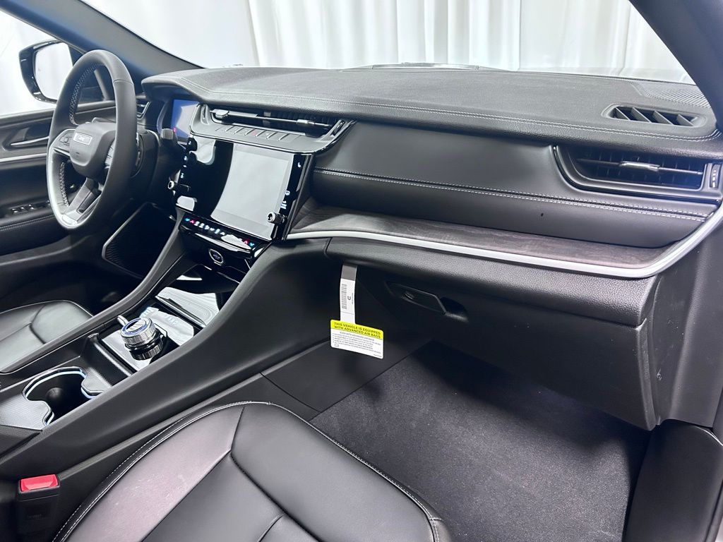 new 2026 Jeep Grand Cherokee car, priced at $49,995