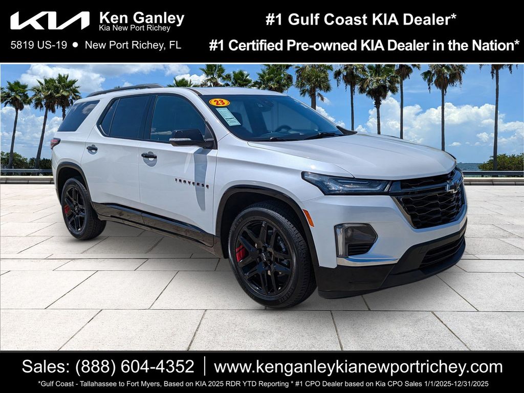 White (Iridescent Pearl Tricoat) 2023 Chevrolet Traverse Premier FWD SUV / Crossover Front-Wheel Drive 9-Speed Automatic