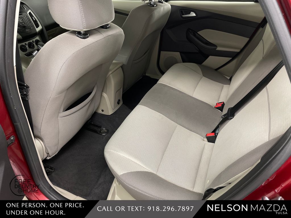 Used 2014 Red Ford SE image 31