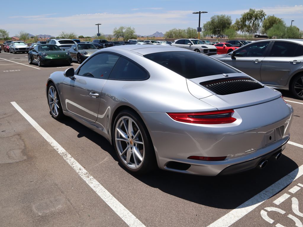 Thumbnail: 2017 Porsche 911 - 3