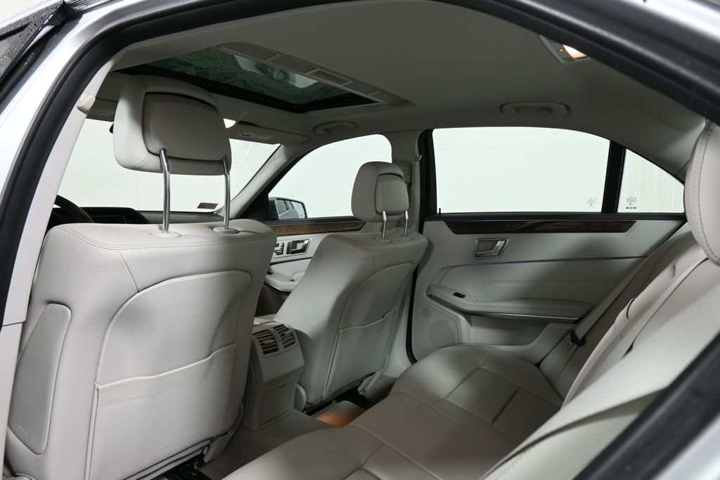Thumbnail: 2016 Mercedes-Benz E-Class - 6
