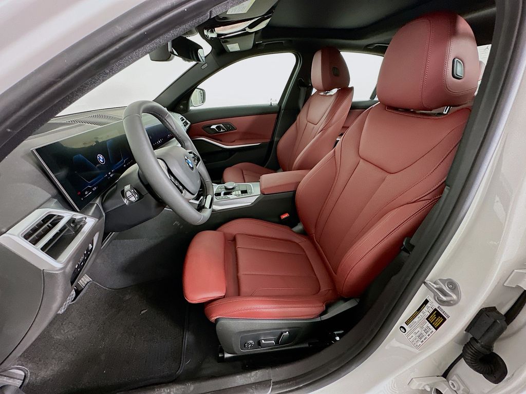 Thumbnail: 2025 BMW 3 Series - 16