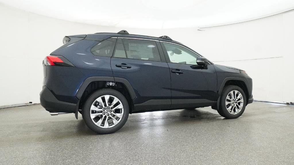 Thumbnail: 2025 Toyota RAV4 - 31