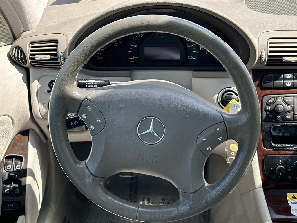 Thumbnail: 2002 Mercedes-Benz C-Class - 22