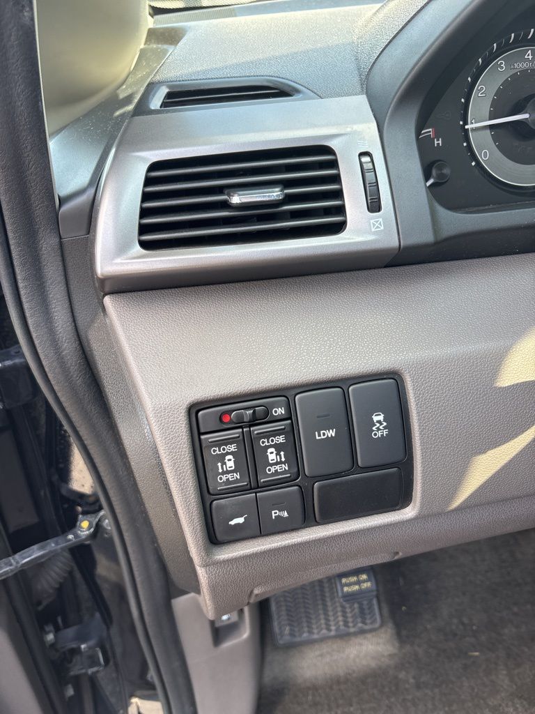 2015 Honda Odyssey Touring Elite photo 32