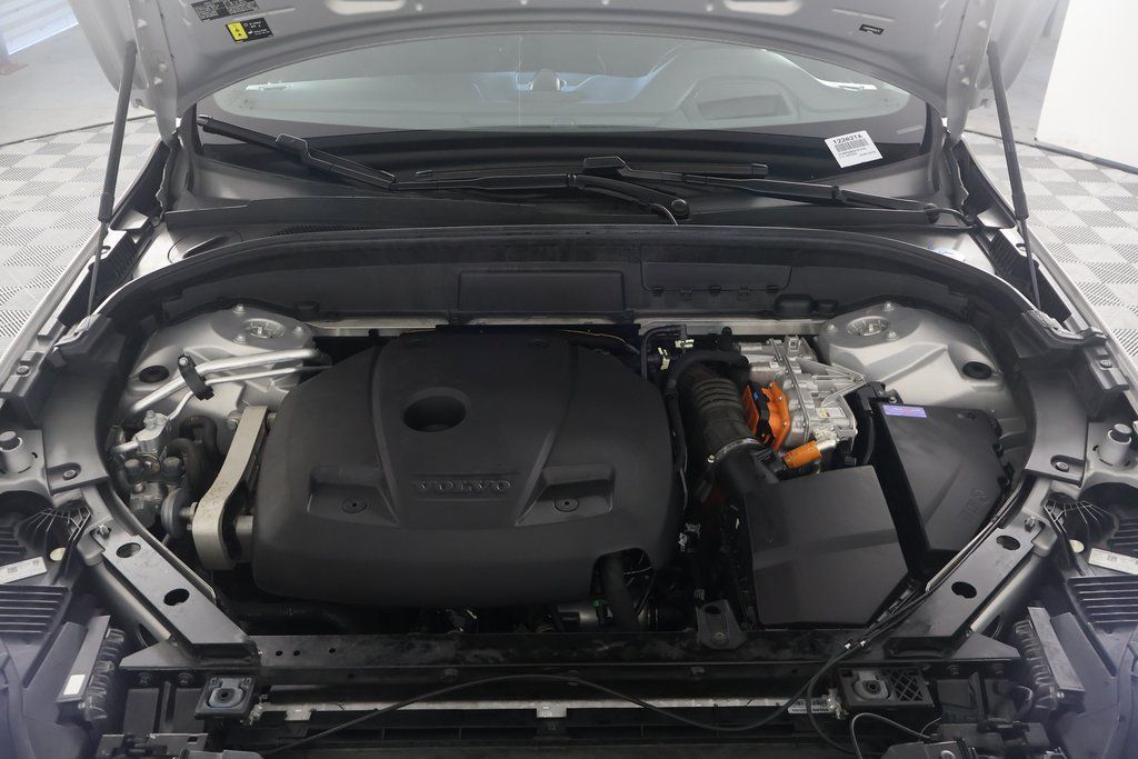 2022 Volvo XC60 Recharge Core 15
