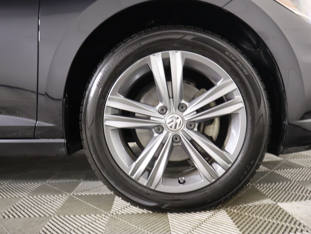 Thumbnail: 2019 Volkswagen Jetta - 32