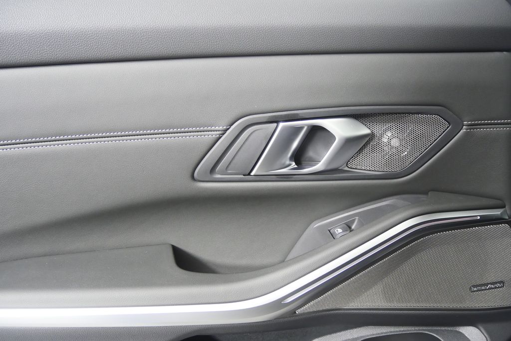 Thumbnail: 2026 BMW 3 Series - 15