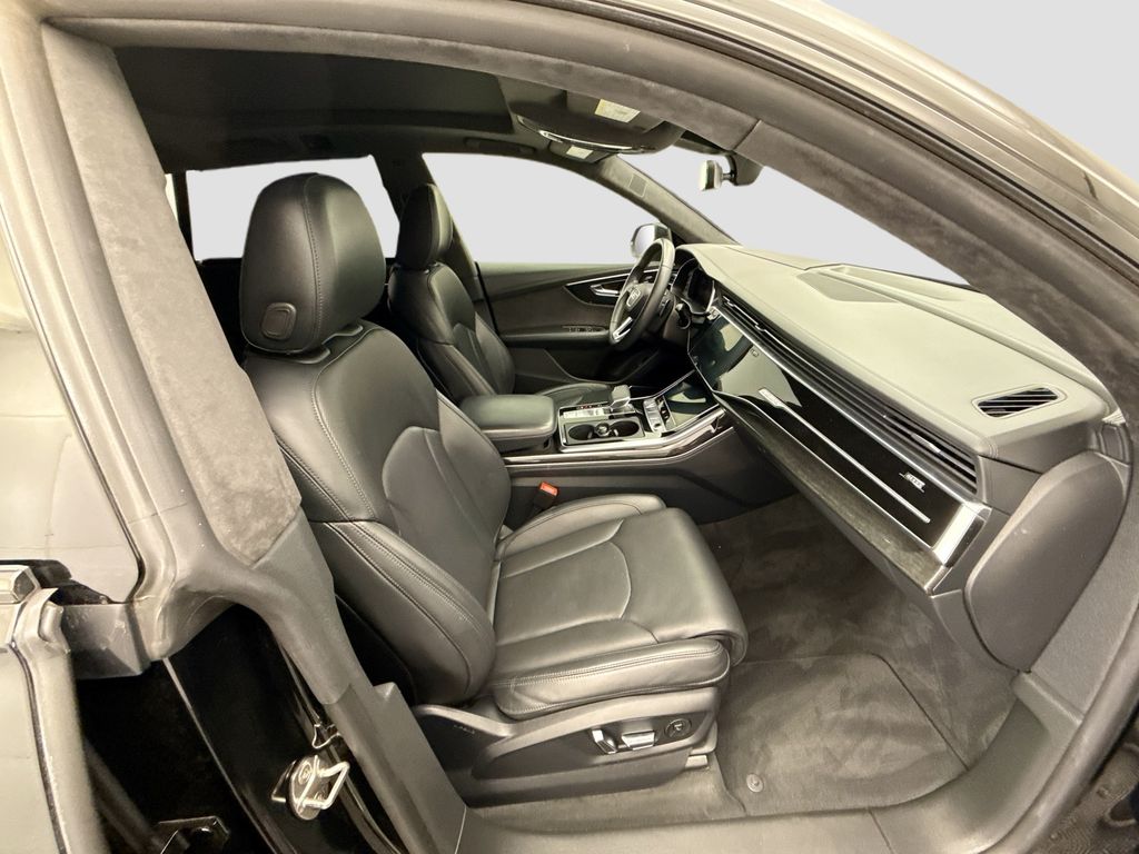 Thumbnail: 2020 Audi Q8 - 19