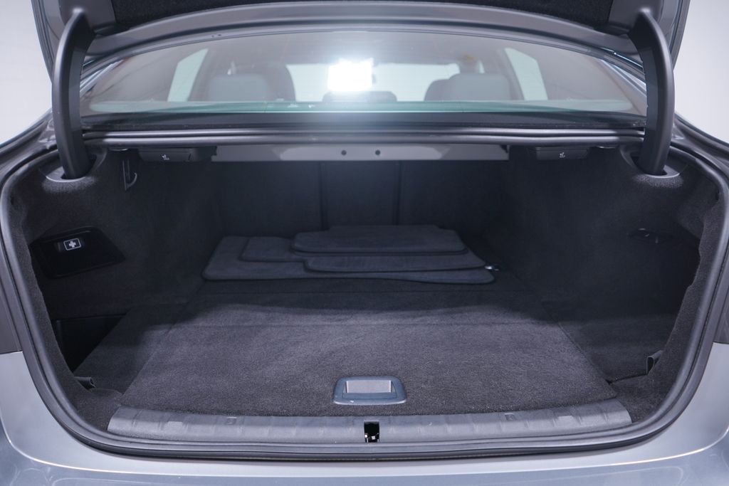 Thumbnail: 2023 BMW 5 Series - 23