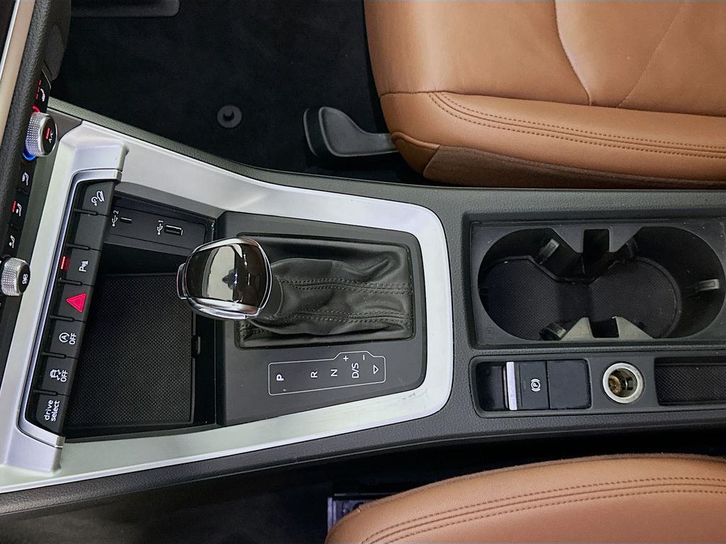 Thumbnail: 2020 Audi Q3 - 16