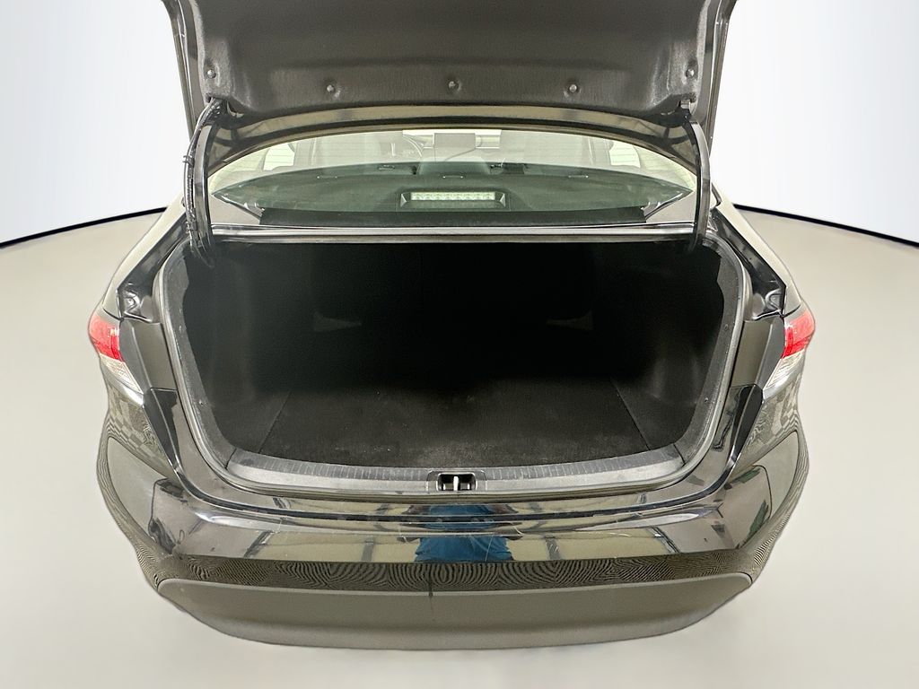 2024 Toyota Corolla LE 24