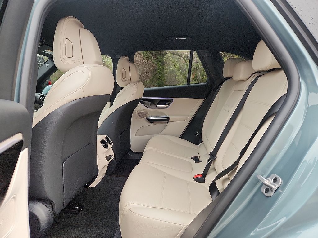 Thumbnail: 2025 Mercedes-Benz GLC - 10