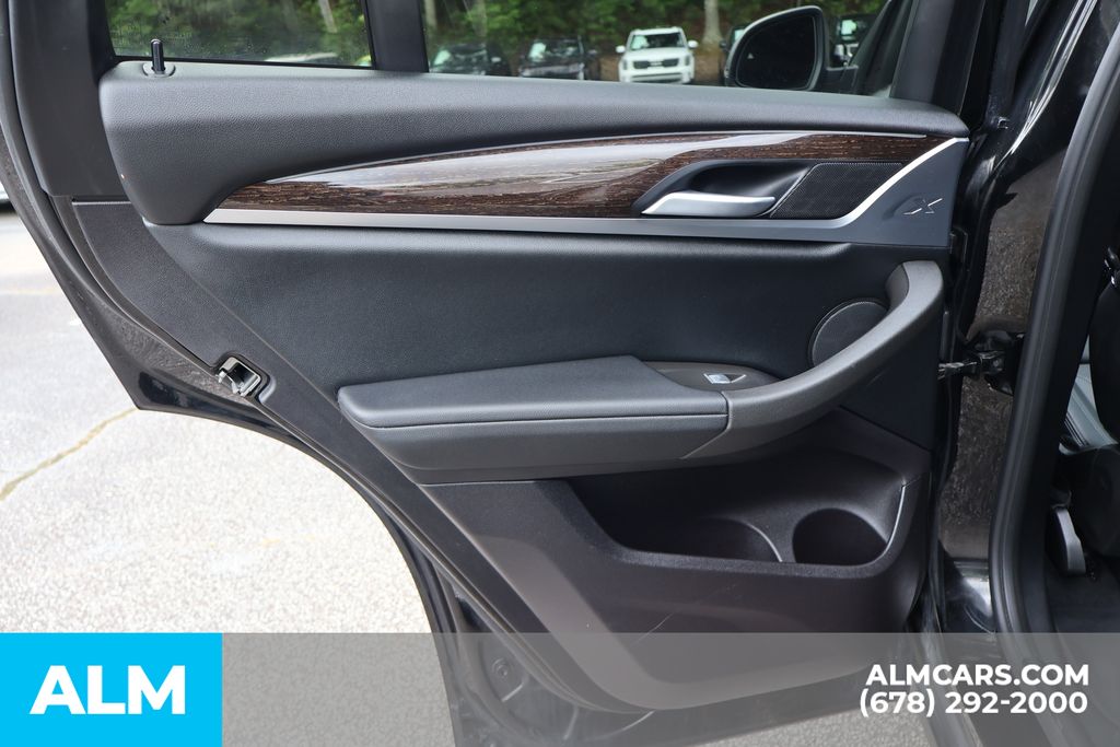 Used 2025 Black BMW xDrive30i image 21