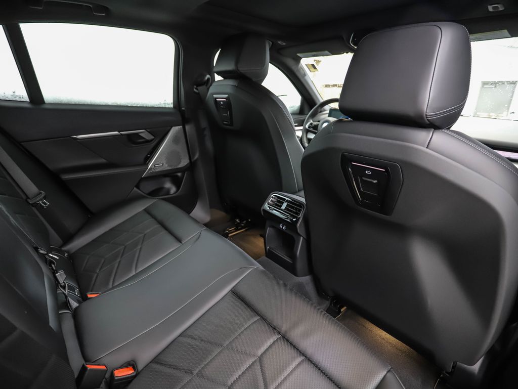 Thumbnail: 2026 BMW i5 - 26