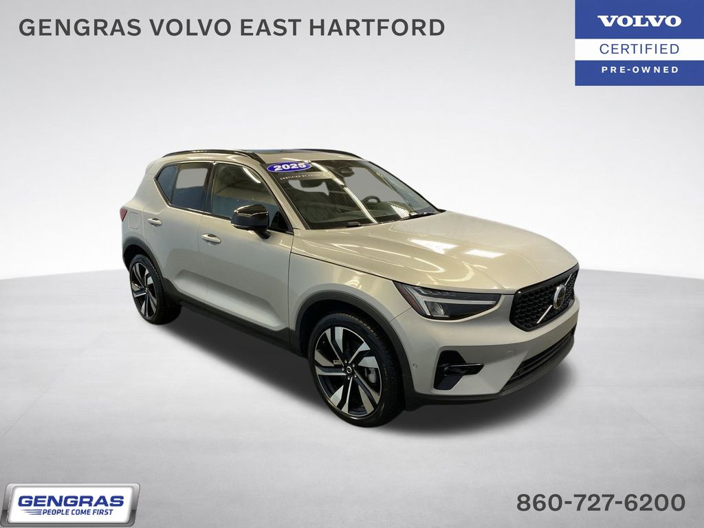 Silver Dawn Metallic 2025 Volvo XC40 B5 Plus Dark Theme AWD SUV / Crossover All-Wheel Drive Automatic