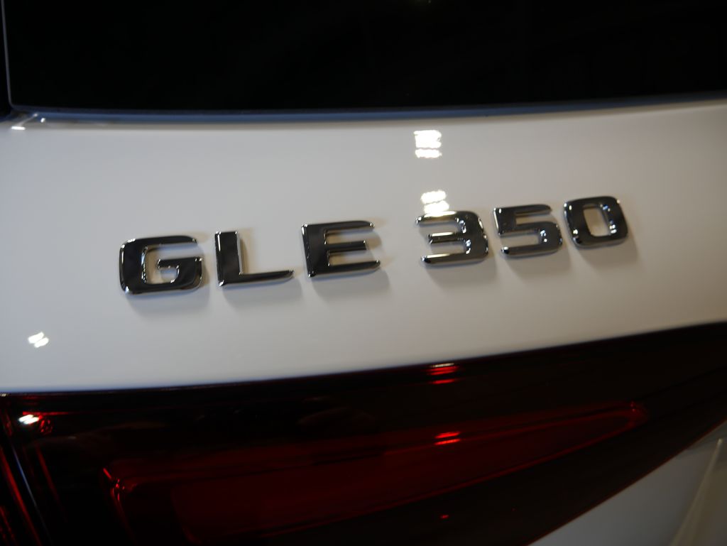 Thumbnail: 2026 Mercedes-Benz GLE - 9