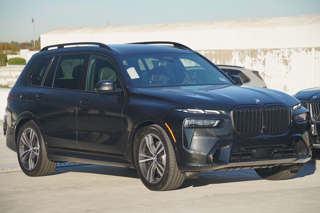 Thumbnail: 2026 BMW X7 - 3