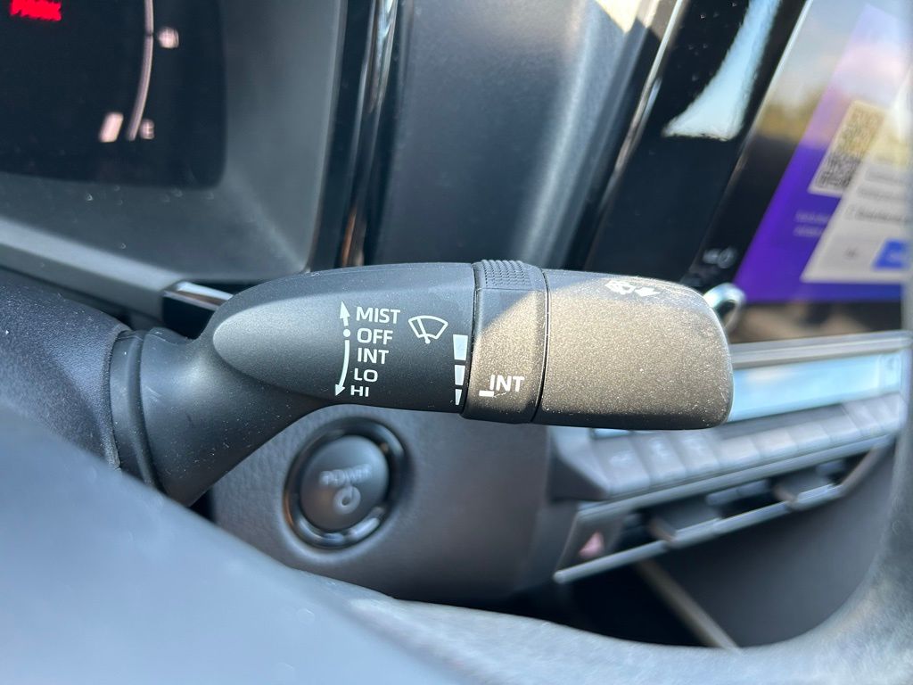 Thumbnail: 2025 Toyota Camry - 21