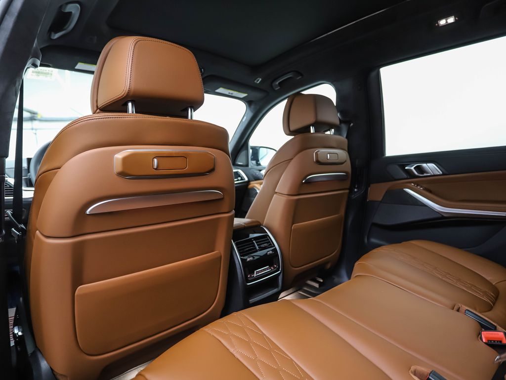 Thumbnail: 2025 BMW X7 - 19