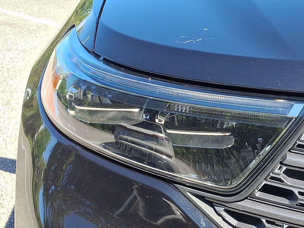 Thumbnail: 2022 Ford Explorer - 9