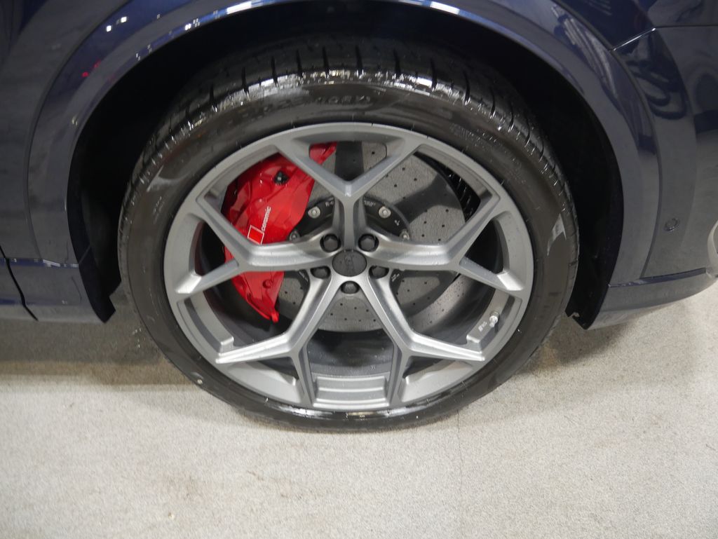 Thumbnail: 2026 Audi RS Q8 - 14