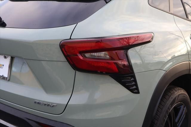 Thumbnail: 2026 Chevrolet Trax - 7