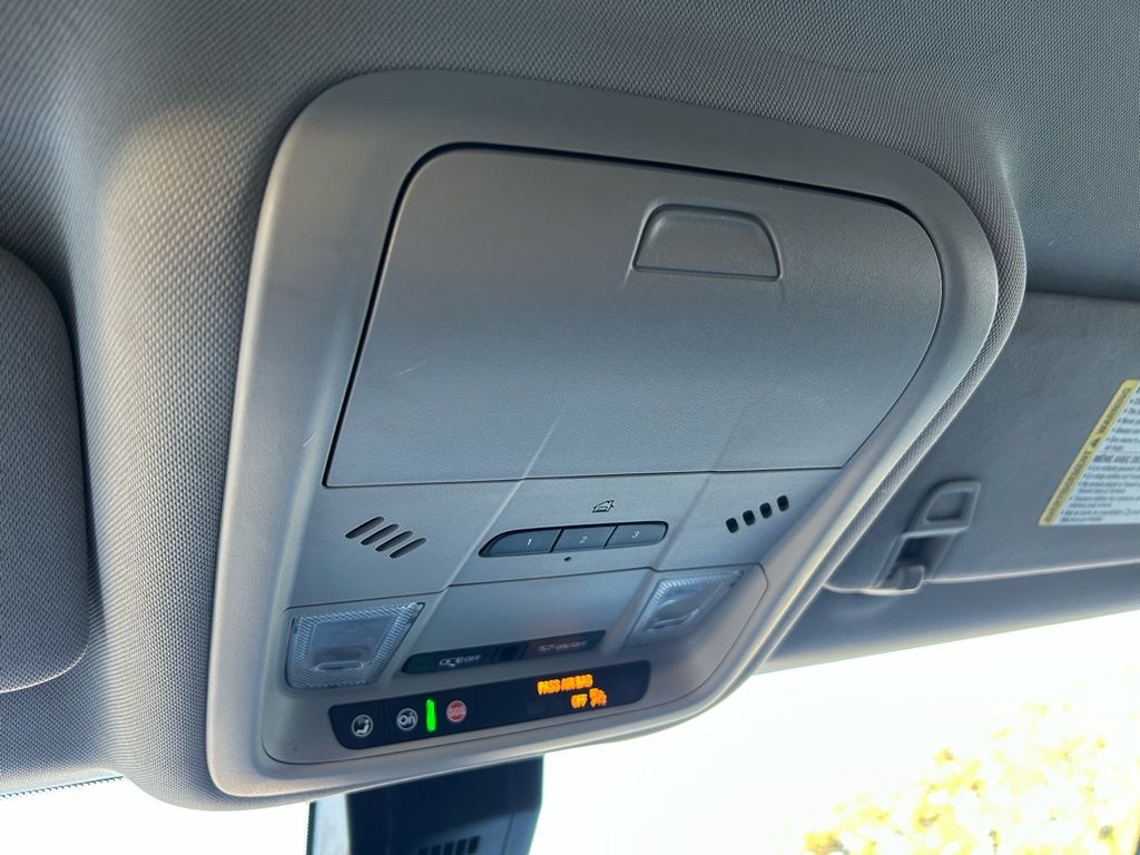 Thumbnail: 2021 GMC Terrain - 31