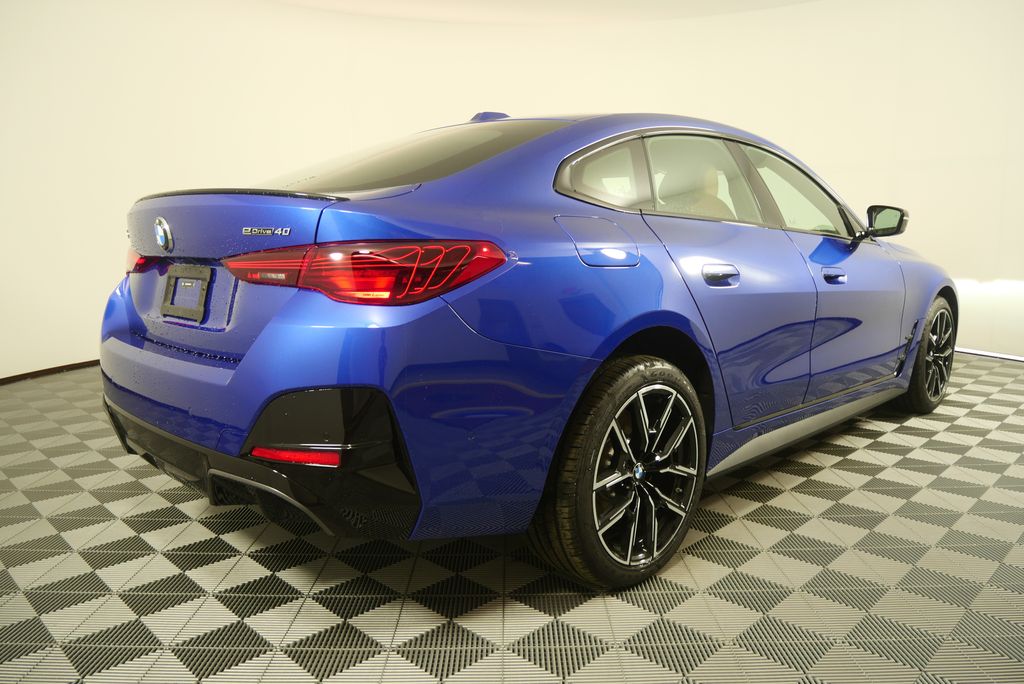 Thumbnail: 2026 BMW i4 - 3