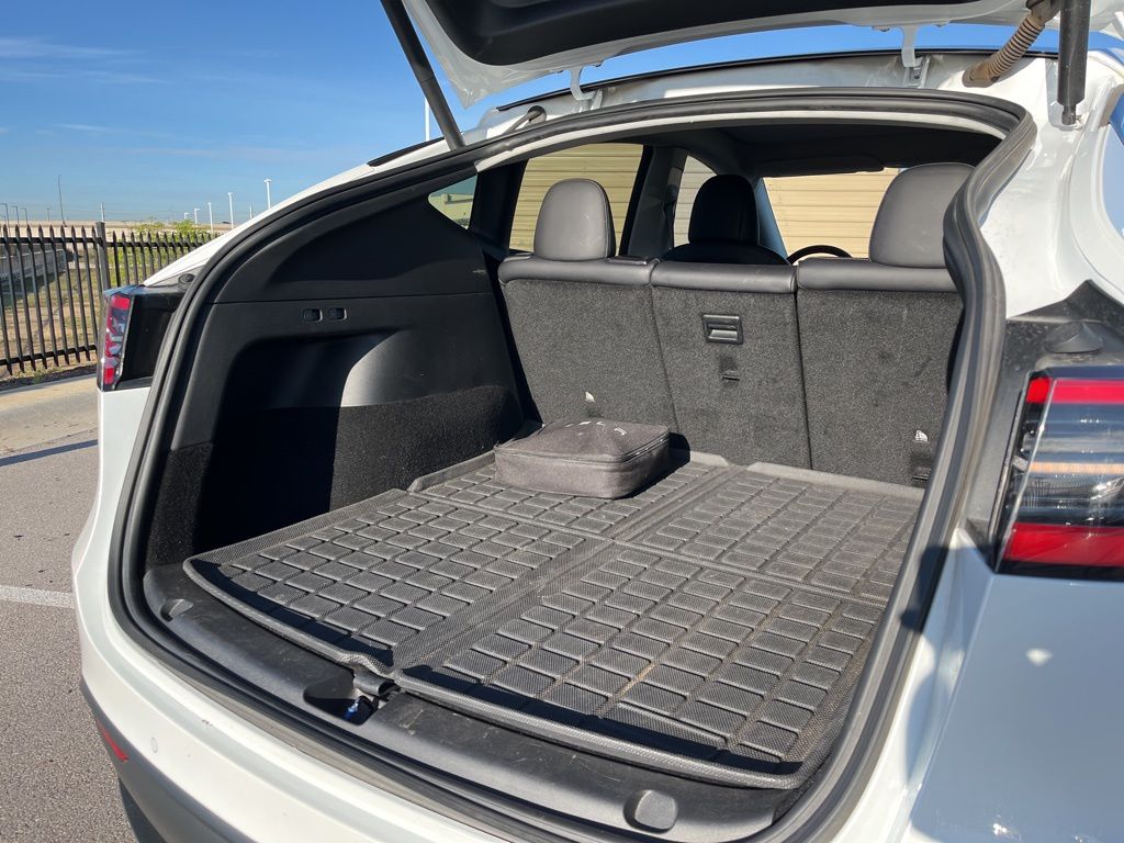 Thumbnail: 2021 Tesla Model Y - 8