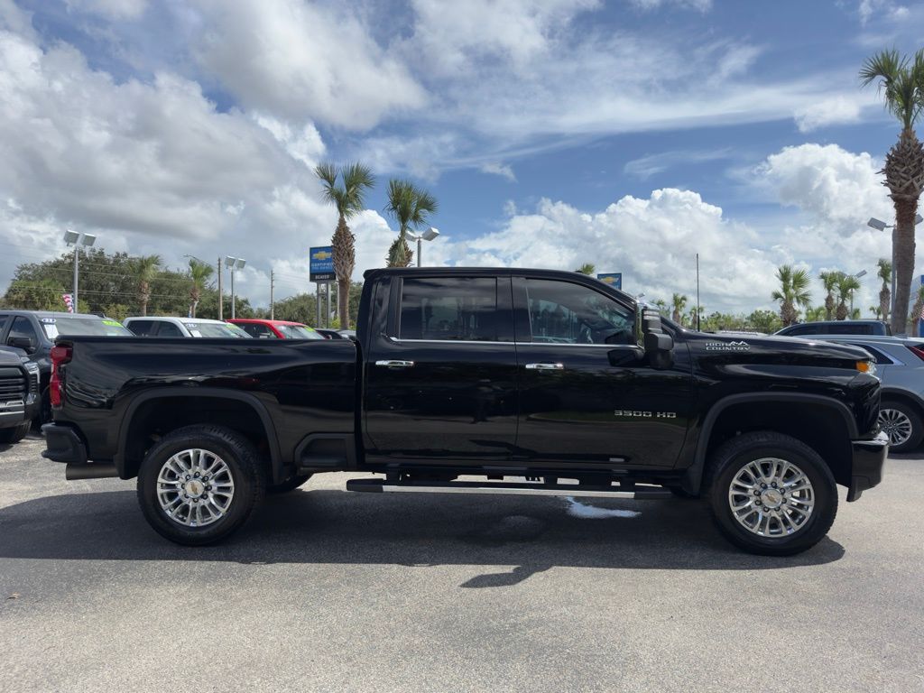 2022 Chevrolet Silverado 3500HD High Country 9